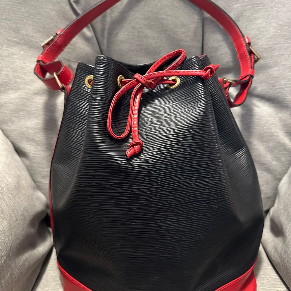 Louis Vuitton Black and Red Epi Leather Noé Bucket Bag